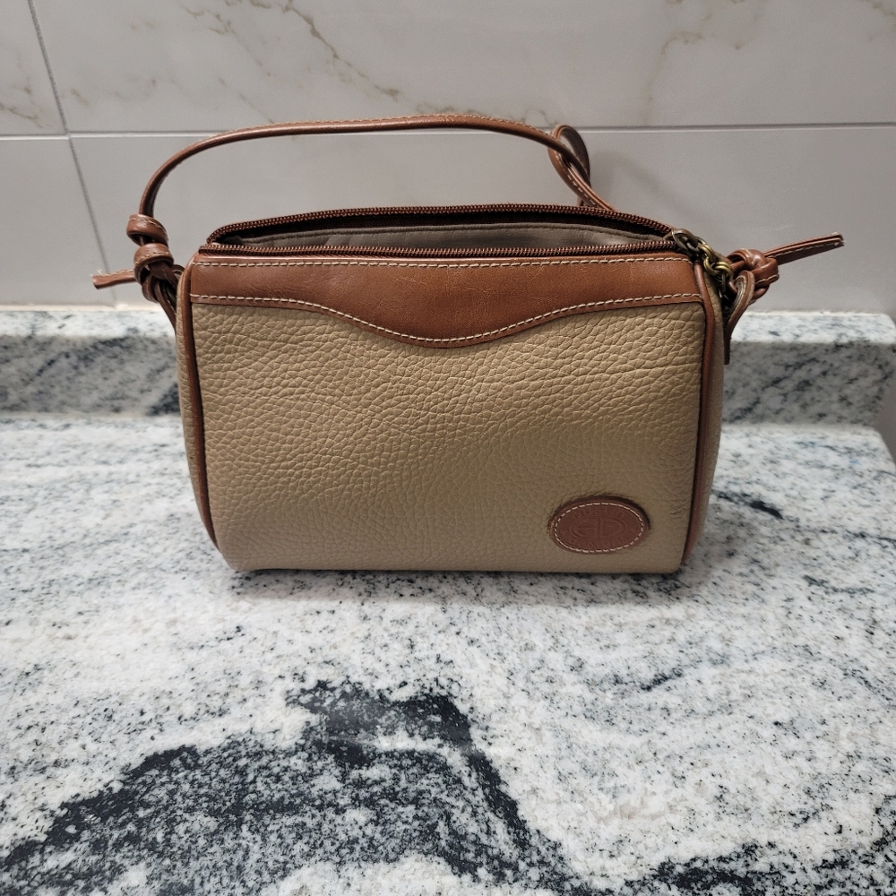 Austin designs crossbody